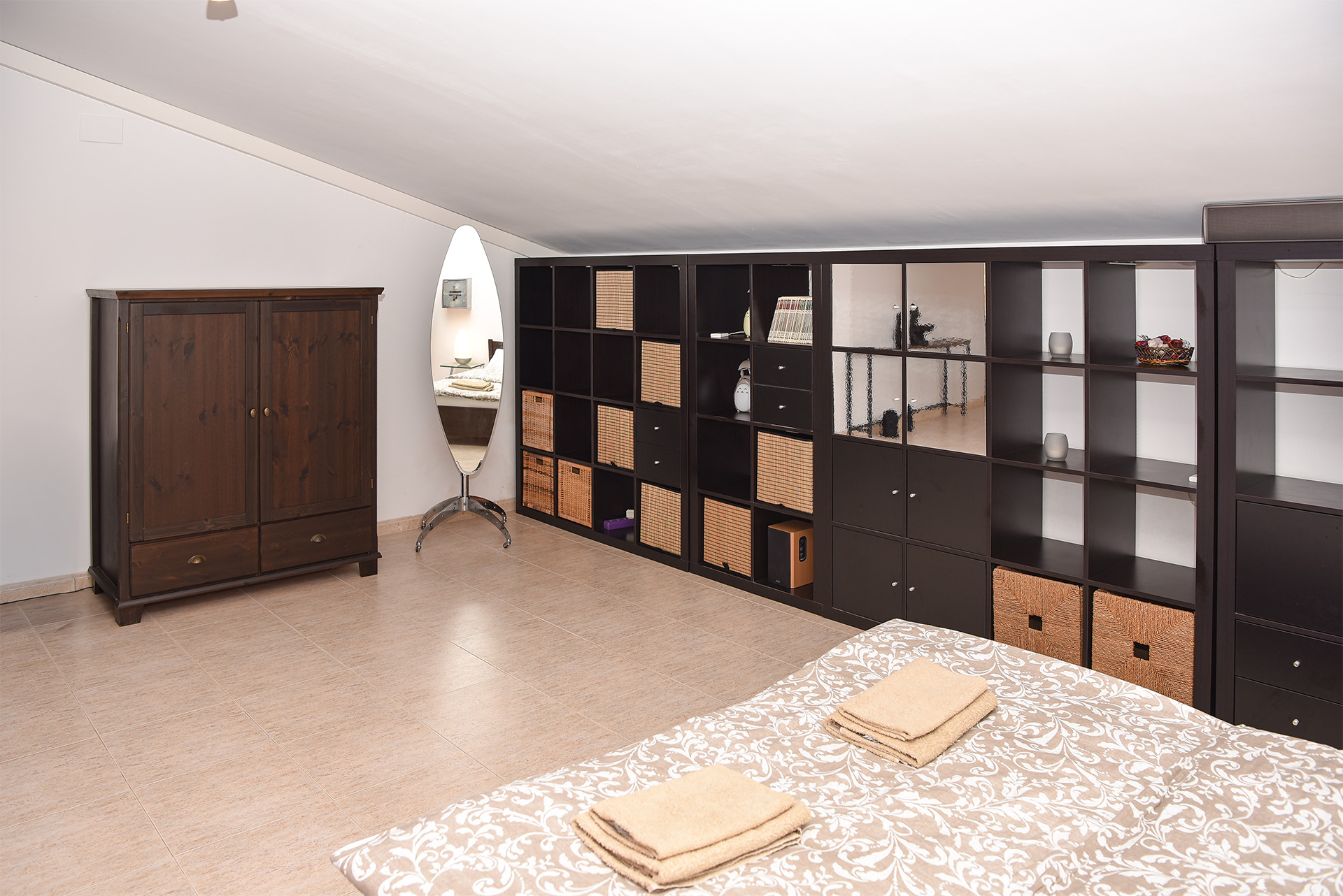 Attic bedroom with double bed — Villa MiraMar Santa Susanna